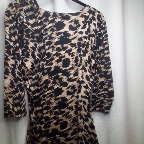 Larry Levine Blouse M V-Neck 3/4 Sleeve Animal Print Black Brown - Picture 5 of 16